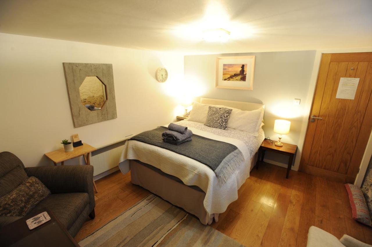 Rose Farm Bed & Breakfast Хонитън Екстериор снимка